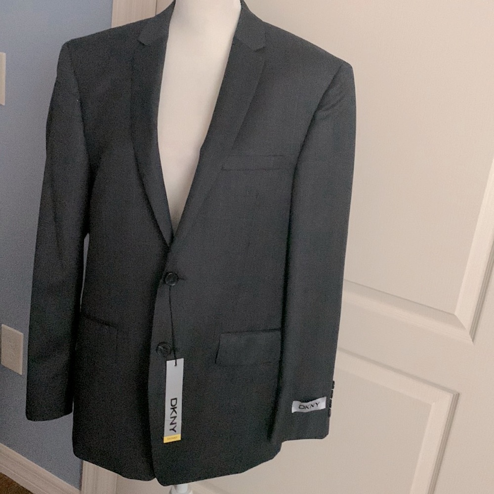 New-DKNY Suit Jacket: 42S